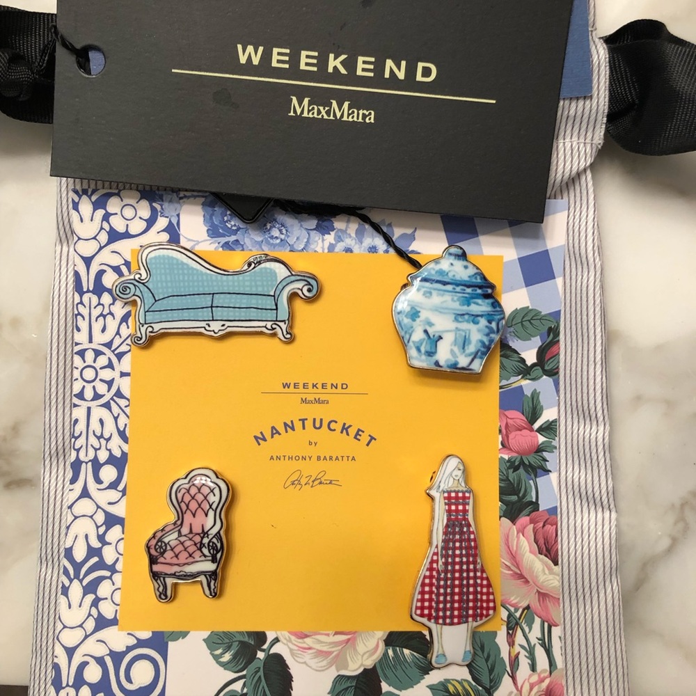 Set of 4 Max Mara Weekend Pins